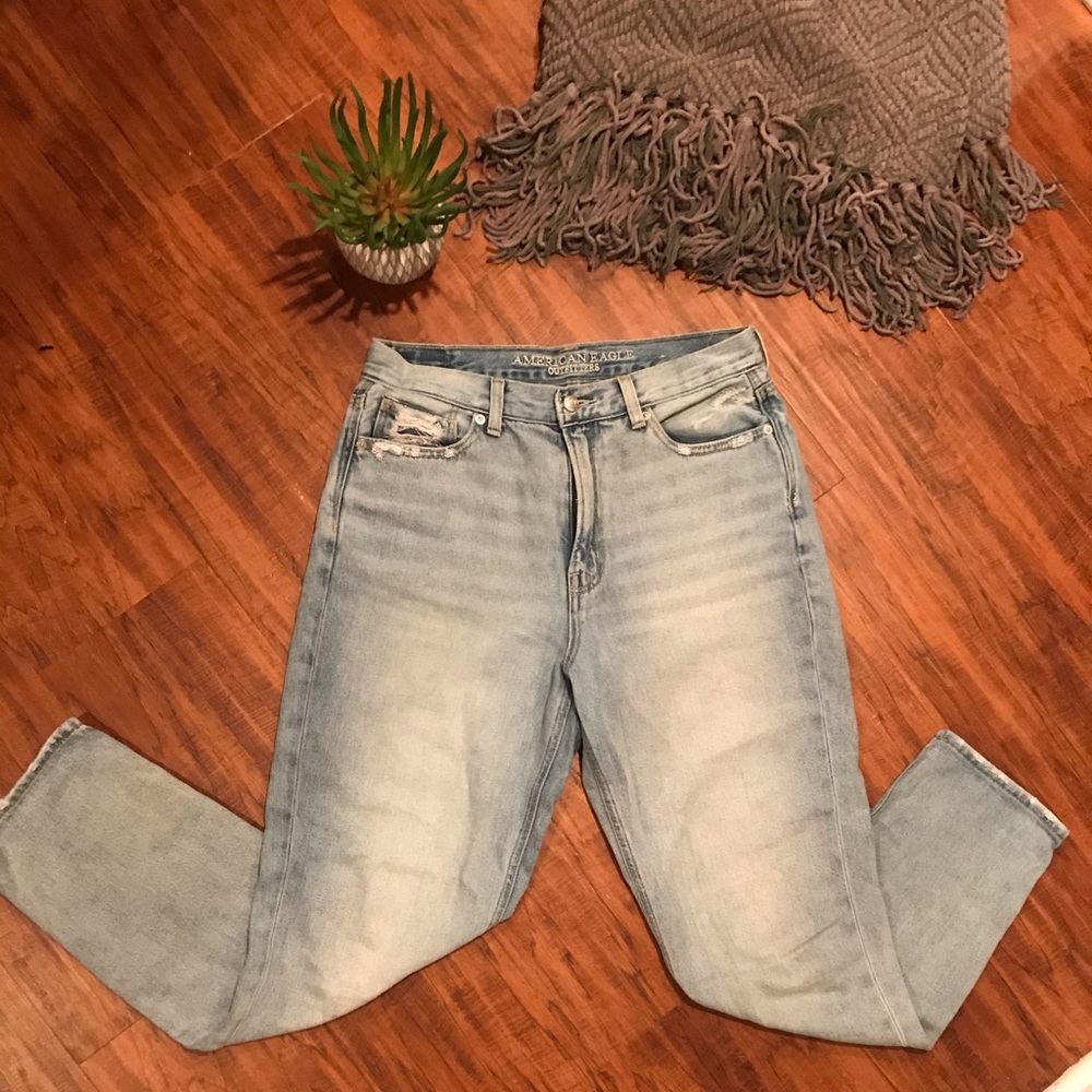 American Eagle Mom Jeans